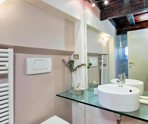 Rent In דירה רומא