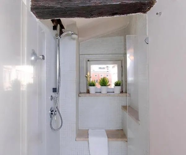 דירה Rent In רומא